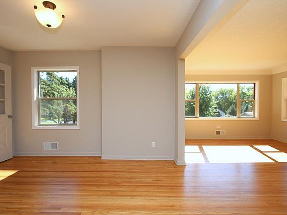 4th image of 1845 Radatz Ave