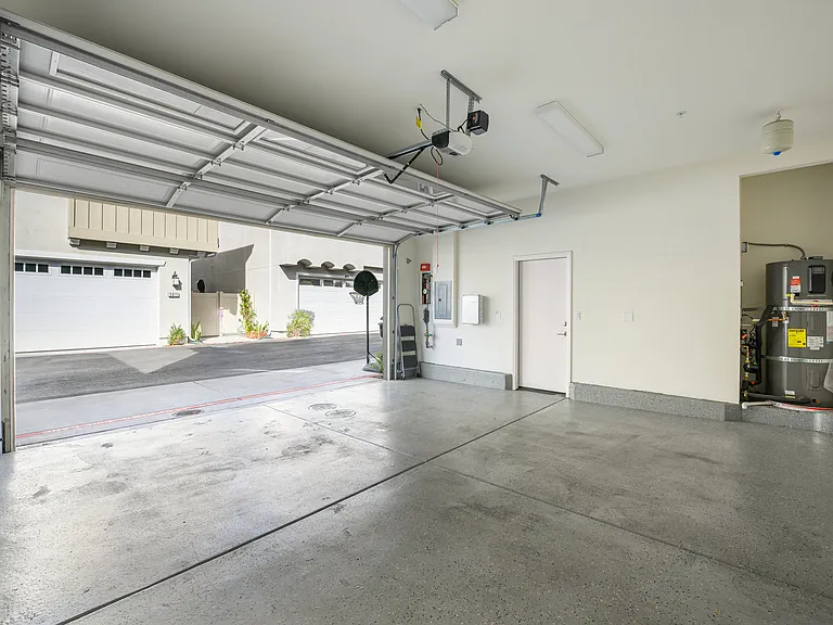 2612 Babaco St — Photo 15