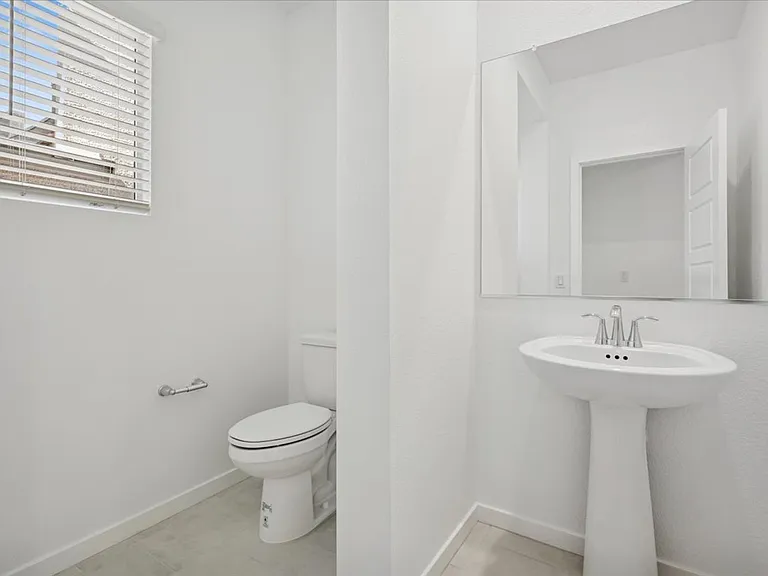 311 Mount Tyndall St — Photo 6