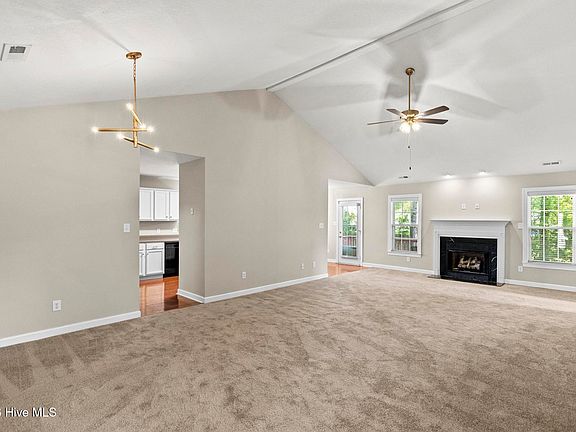 4th image of 210 Cypress Bay Drive