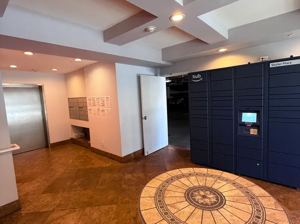 Skyler Place, 424 S Holt Ave #45a42eecf, Los Angeles, CA 90048