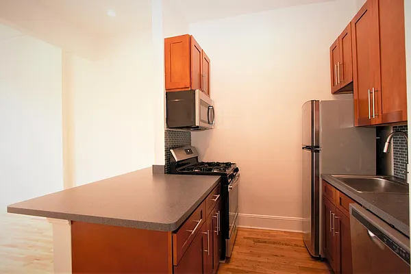 Rented by R New York | media 27