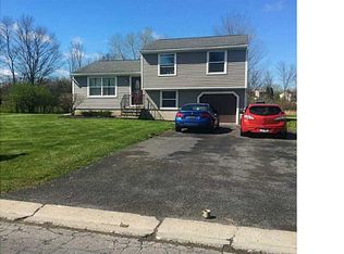 8103 McCamidge Dr, Cicero, NY 13039