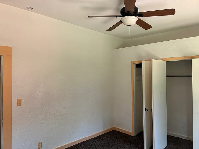 2419 Bonham St — Photo 8