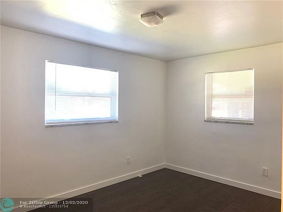 3rd image of 6220 SW 39th Ct