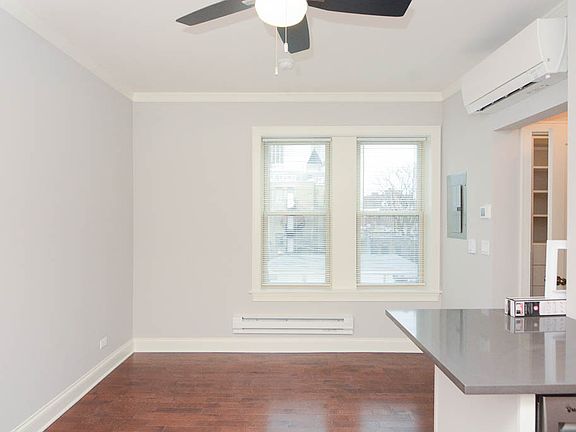 5th image of 640 W Wrightwood Ave APT 416