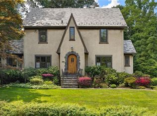 25 Longspur Rd, Yonkers, NY 10701