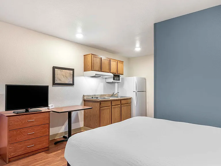 Studio Suite - 1 Queen Bed