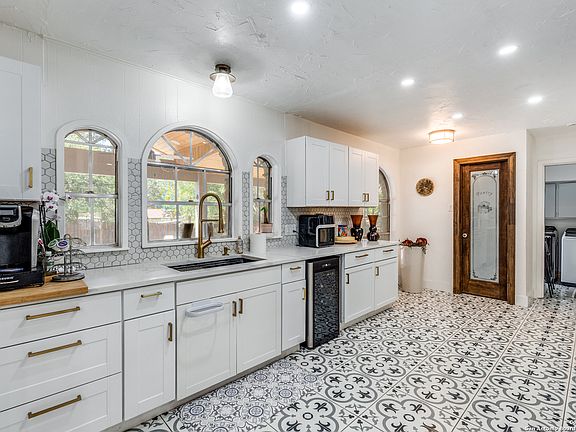 3rd image of 3514 Prince George