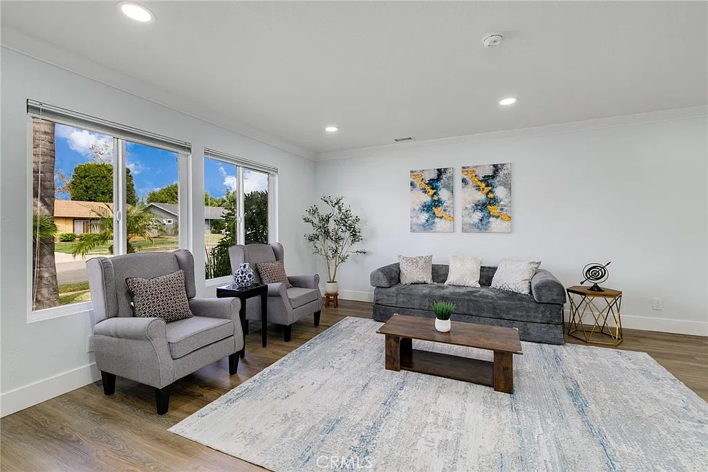 3 bed, 1256 sqft, $3,800 — Photo 4