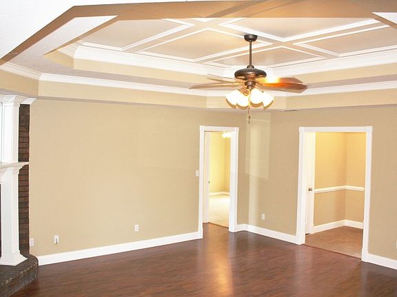 2nd image of 6121 Timberwood Ln