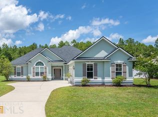 421 Deerwood Village Dr, Woodbine, GA 31569