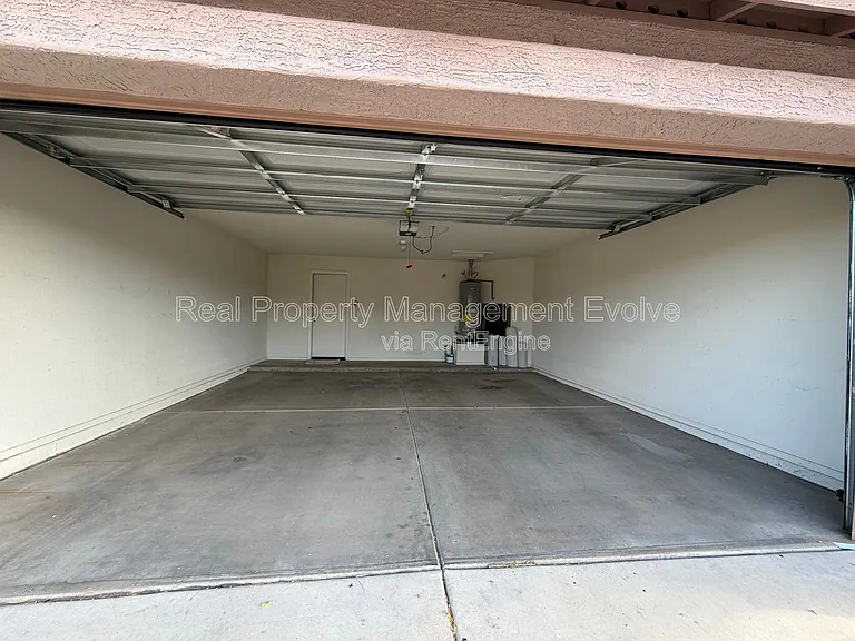 15847 W Saguaro Ln — Photo 27