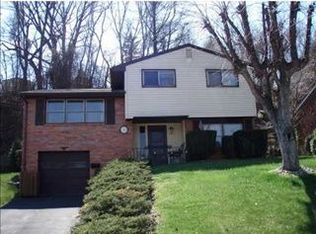 732 Riehl Dr, Pittsburgh, PA 15234