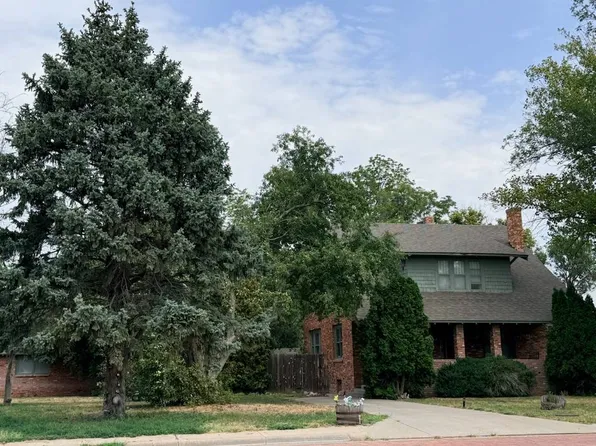 412 W 10th St, Goodland, KS 67735