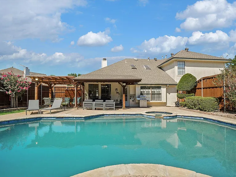 922 Blackstone Dr — Photo 41
