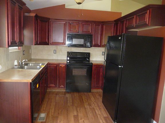 4th image of 1041 Sandusky Dr