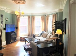 869 Beacon St #2R, Boston, MA 02215