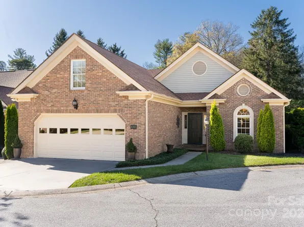 131 Glenbrook Dr, Hendersonville, NC 28739