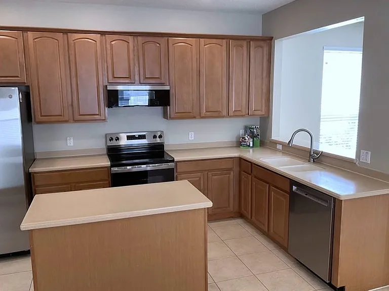 3705 Sagefield Dr — Photo 4