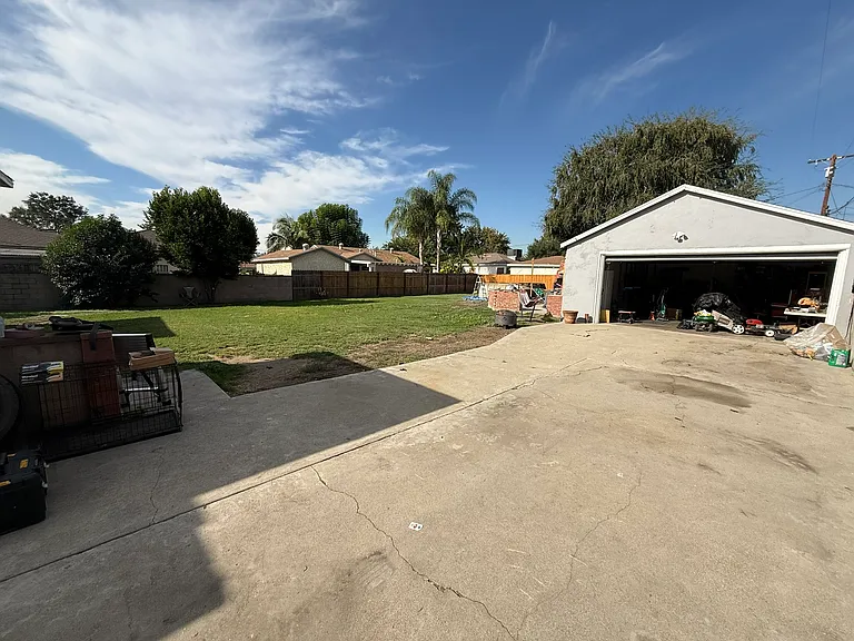 1869 Alameda St — Photo 10