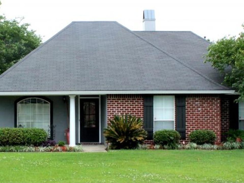 1st image of 17260 Chenier Dr