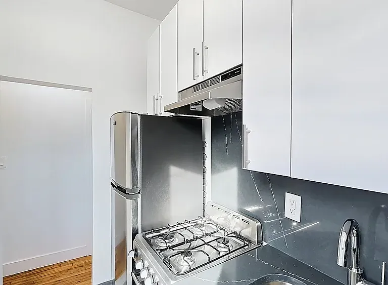 624 E 11th St #5AA — Photo 7