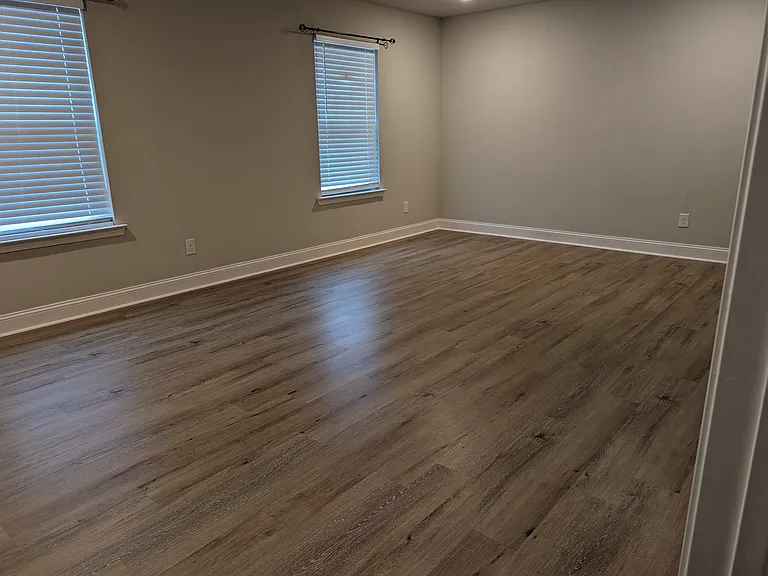 8120 Fairview Ct — Photo 2