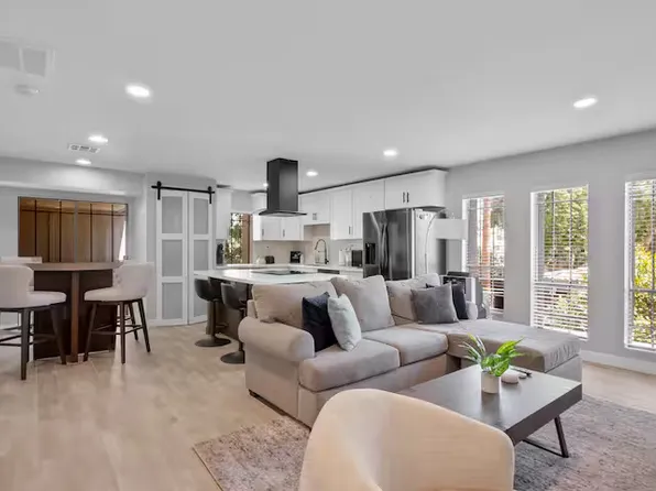 5205 N 24th St APT 207, Phoenix, AZ 85016