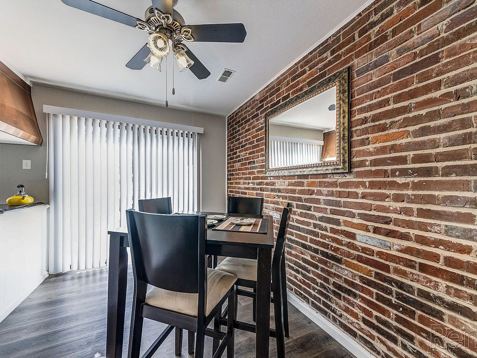 Warson Village Townhomes — Photo 4