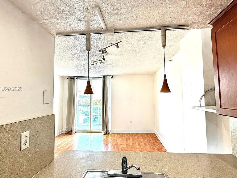 1035 West Ave #306 — Photo 7