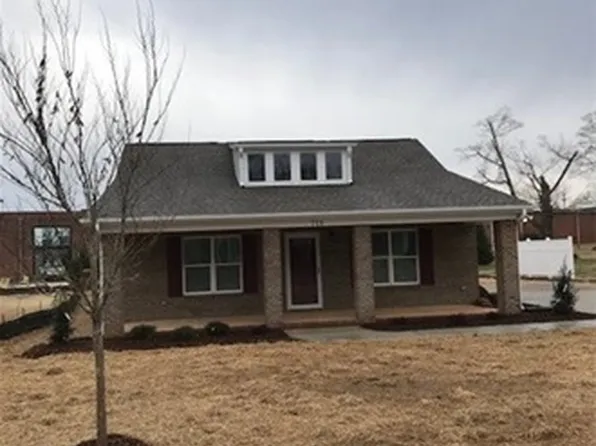 716 E Catawba St, Belmont, NC 28012