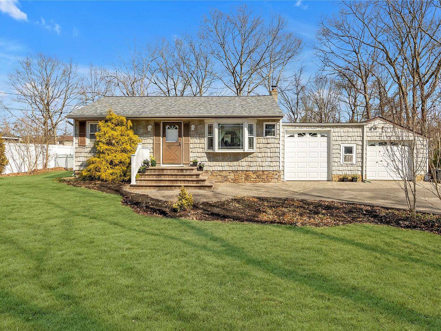 422 Birch Hollow Drive, Shirley, NY 11967 Zillow