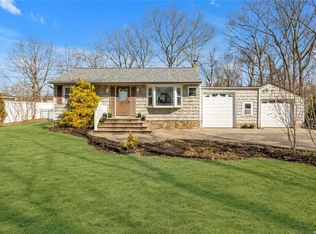 422 Birch Hollow Dr, Shirley, NY 11967