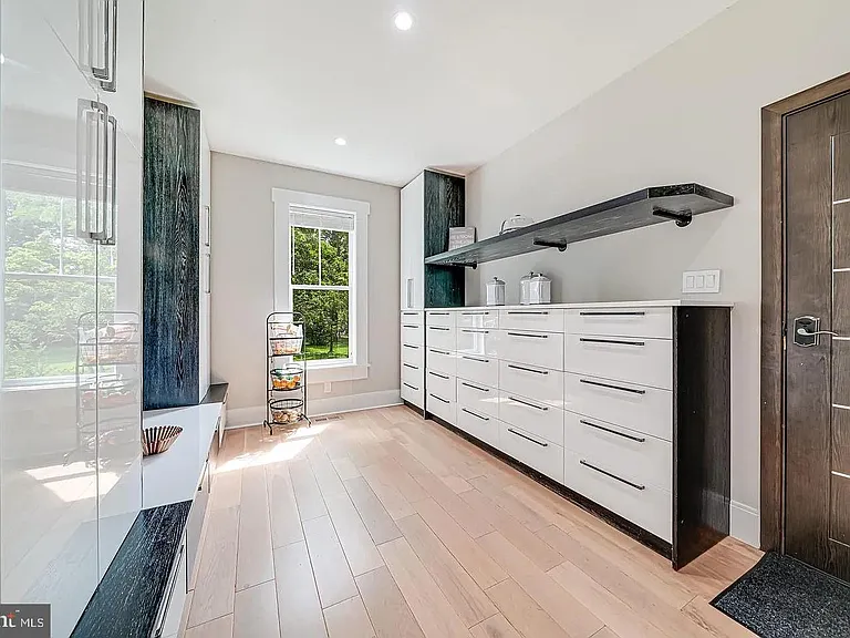 9908 Blake Ln — Photo 17