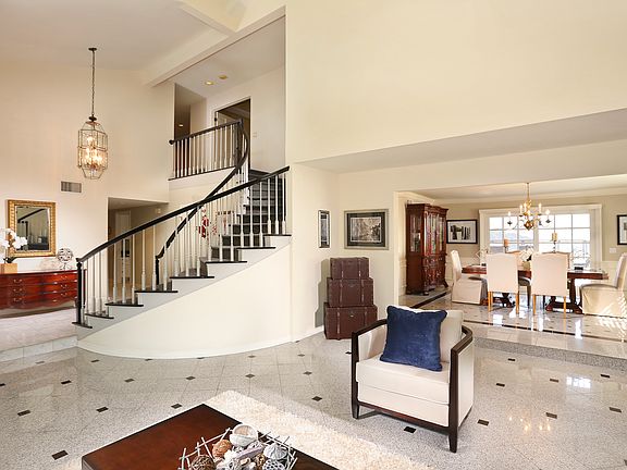 2nd image of 2515 Flintridge Dr
