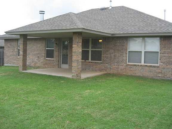 3rd image of 1820 S Jordan Dr
