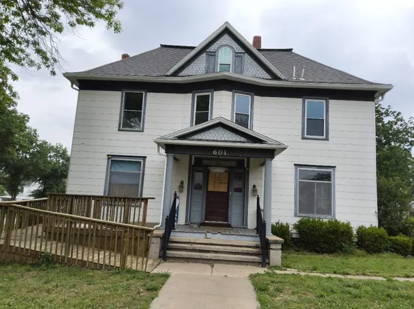 601 S Willow St, Coffeyville, KS 67337