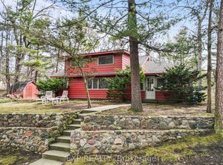 9 Summit Ave, South Huron, ON N0M 1T0