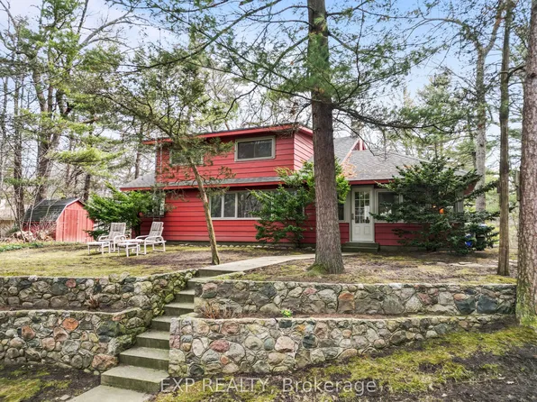 9 Summit Ave, South Huron, ON N0M 1T0