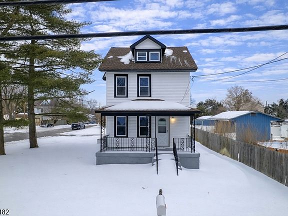 2nd image of 406 Burnt Mill Rd