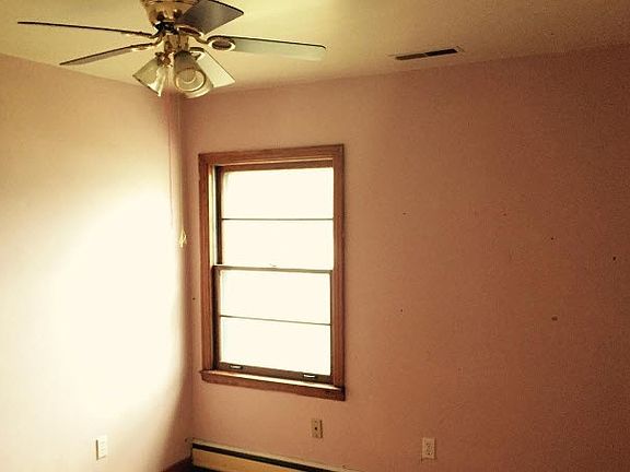 5th image of 617 Arlington Ave