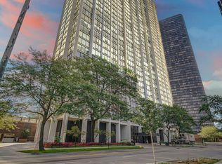 5445 N Sheridan Rd, Chicago, IL 60640