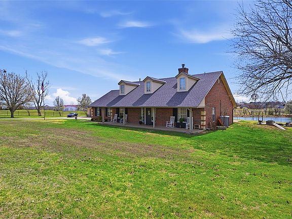 2nd image of 2100 SE 38th St