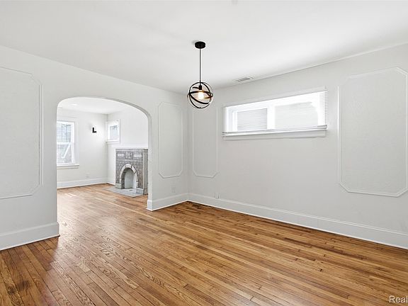 4th image of 16253 Kentucky St