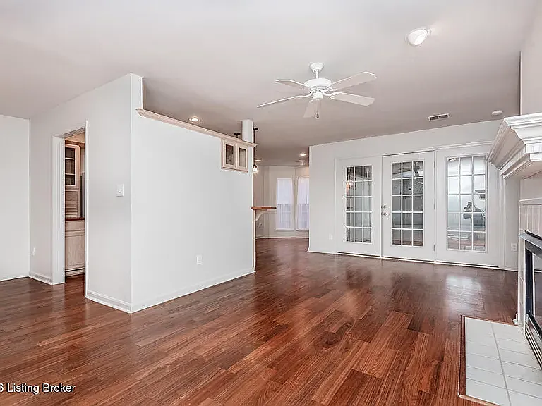 1107 Belmont Park Way — Photo 7