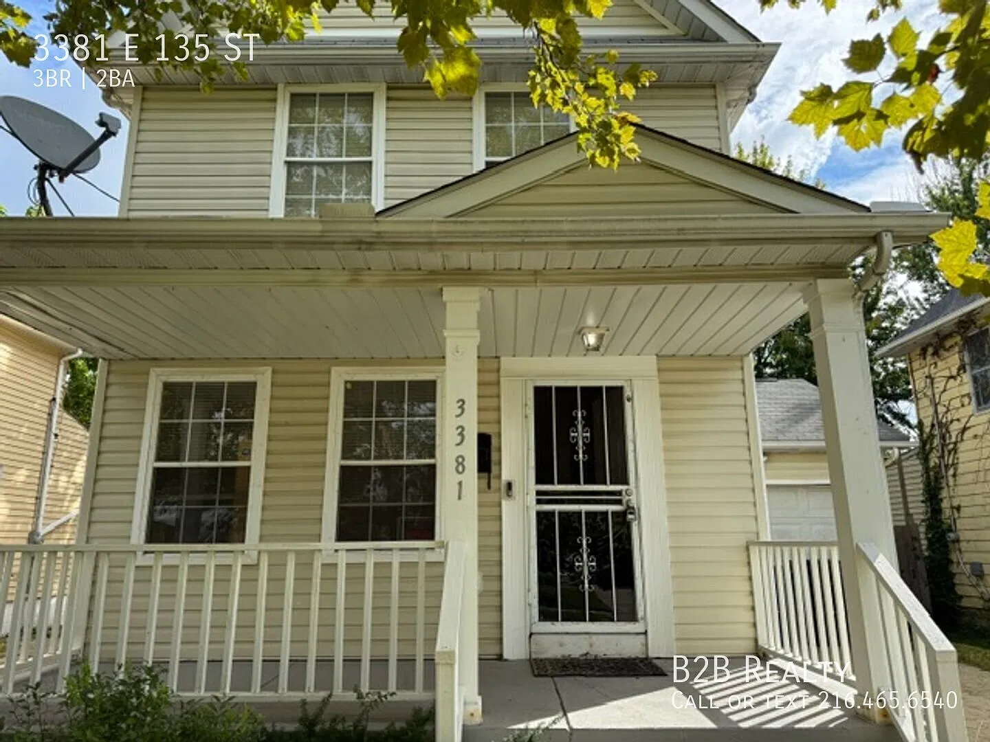 Charming 3 Bed Property at Prime Location — Photo 1