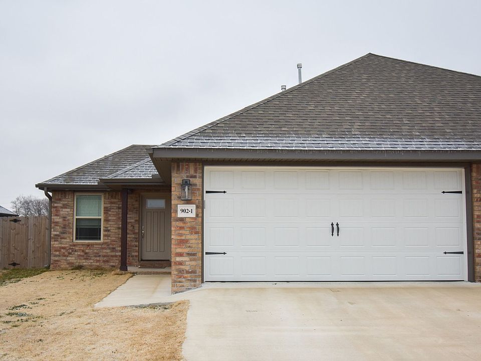 1st image of 902 Hindman Dr #1