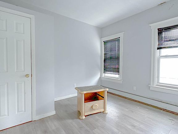 4th image of 222 Elmwood Ave APT 2