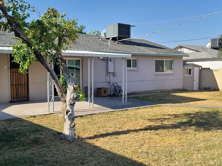 449 E Pierce St — Photo 8